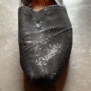 TOMS black sequined flats. Women 7.5. Very good condition